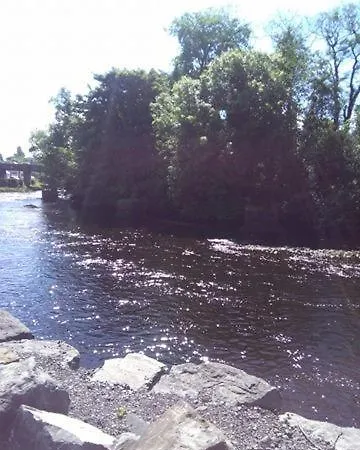 Riverside House Bed & Breakfast